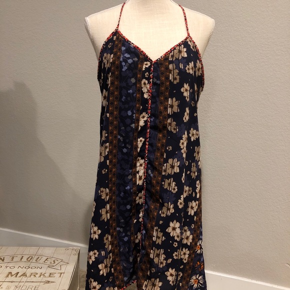 Clothes - Picture 1 of 2